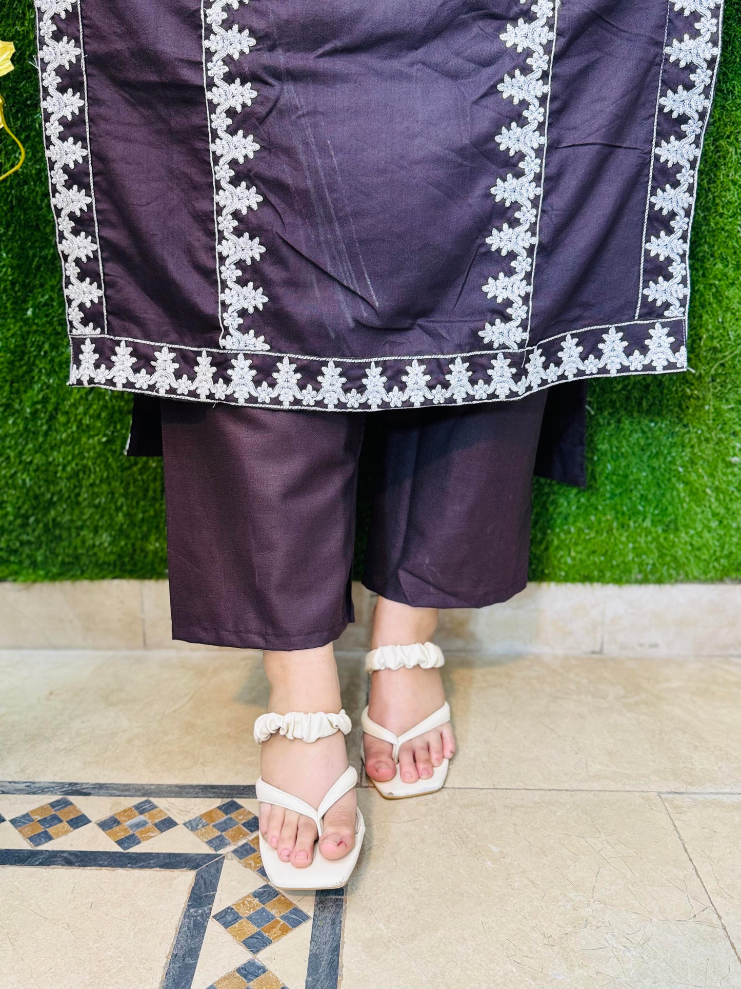 Minaar Embroidered stitched 2pcs dhanak Marina (Black)