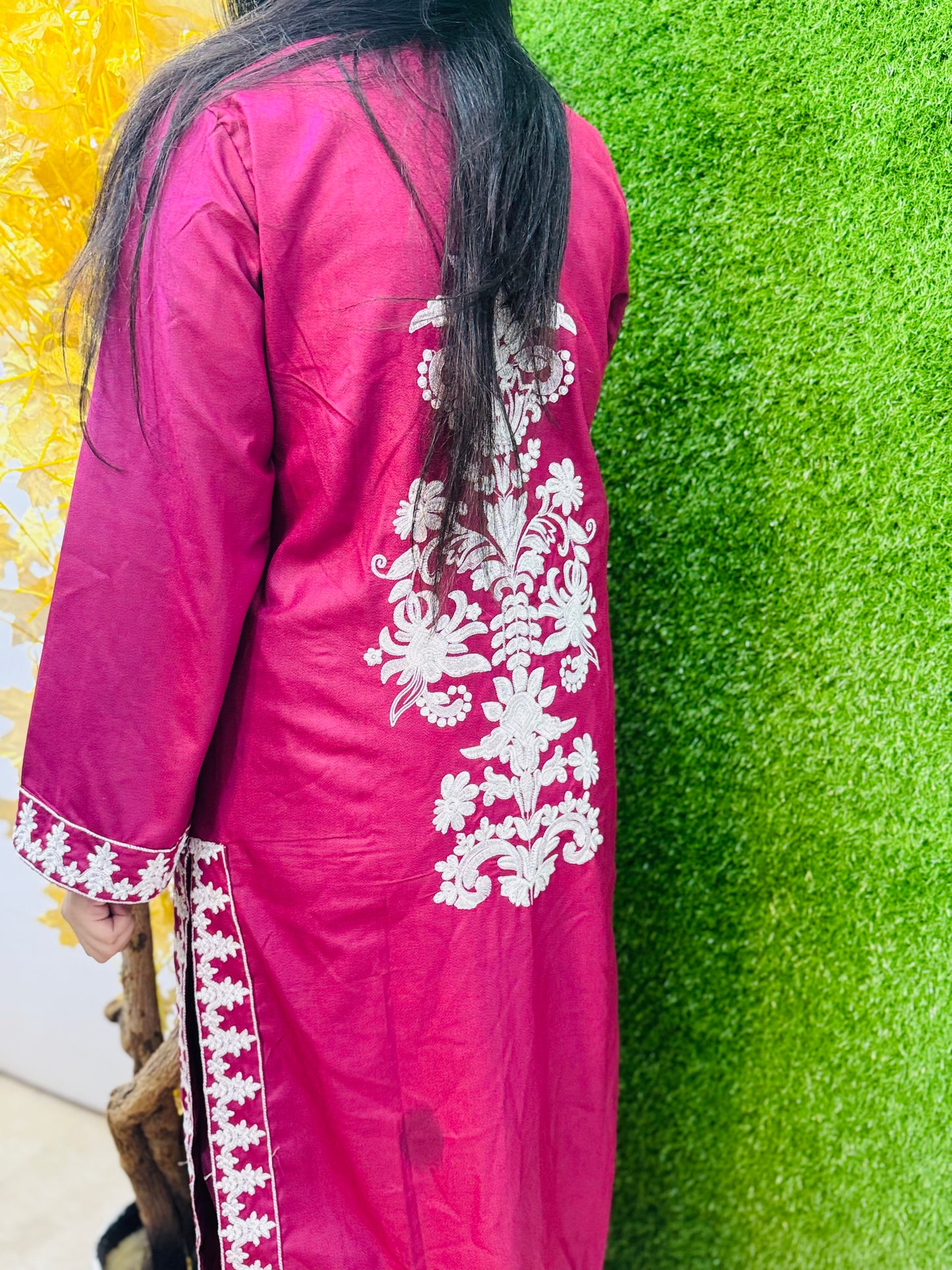 Minaar Embroidered stitched 2pcs dhanak Marina