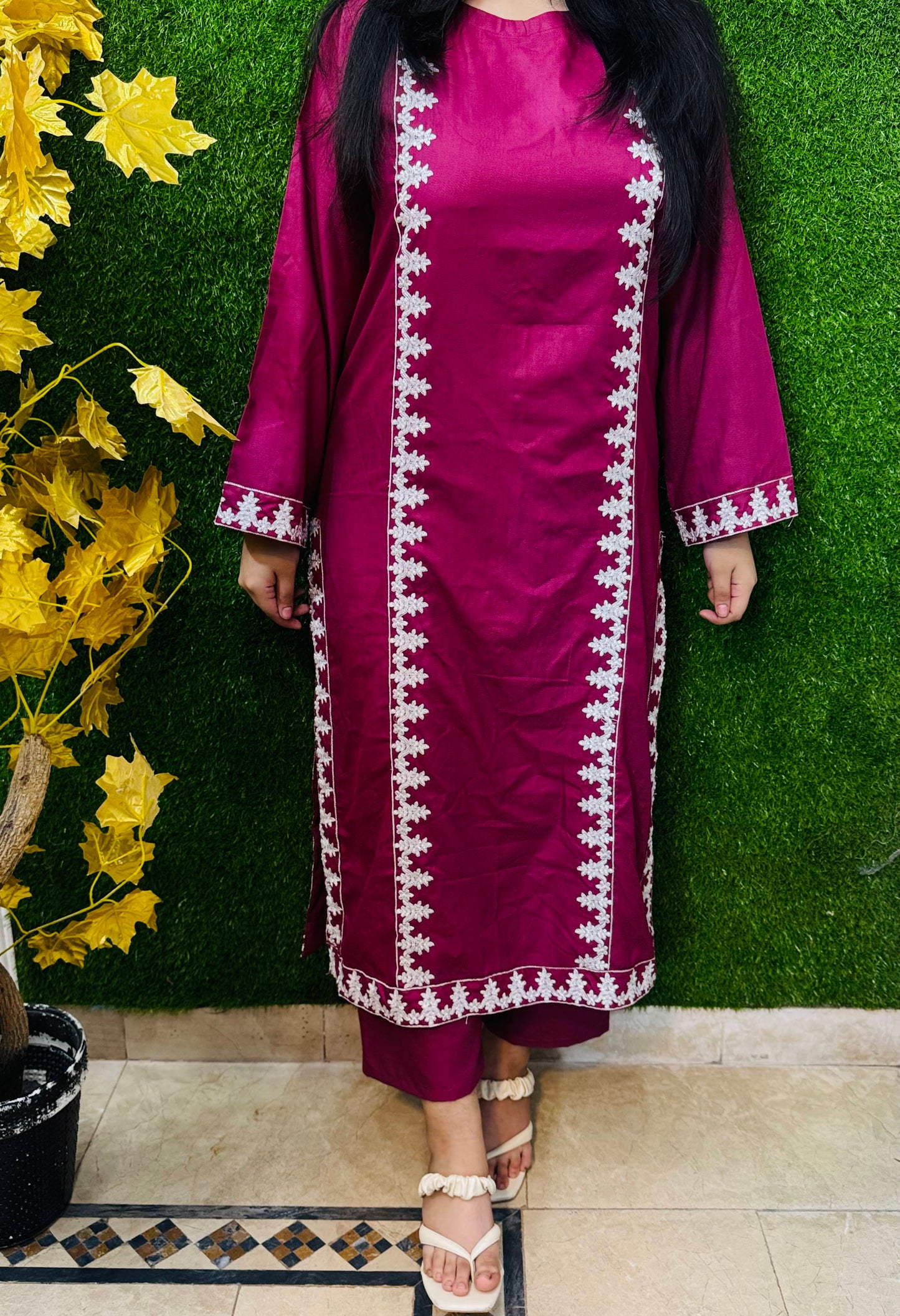 Minaar Embroidered stitched 2pcs dhanak Marina