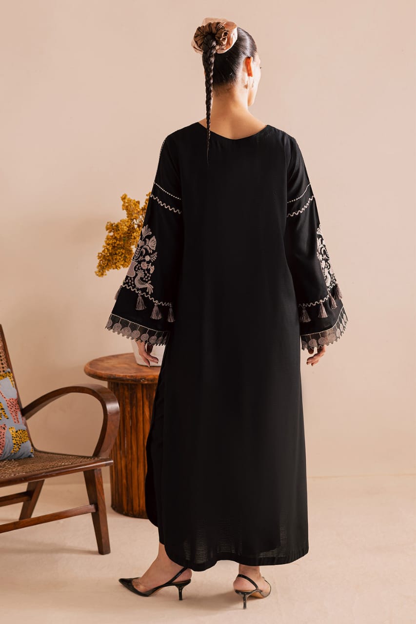 Black Dusk – Premium Embroidered article